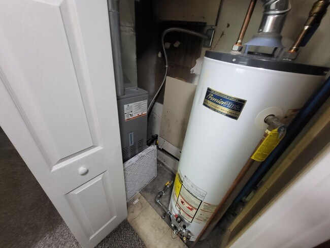 Building Photo - 3 bedroom home on Flint's North-east side