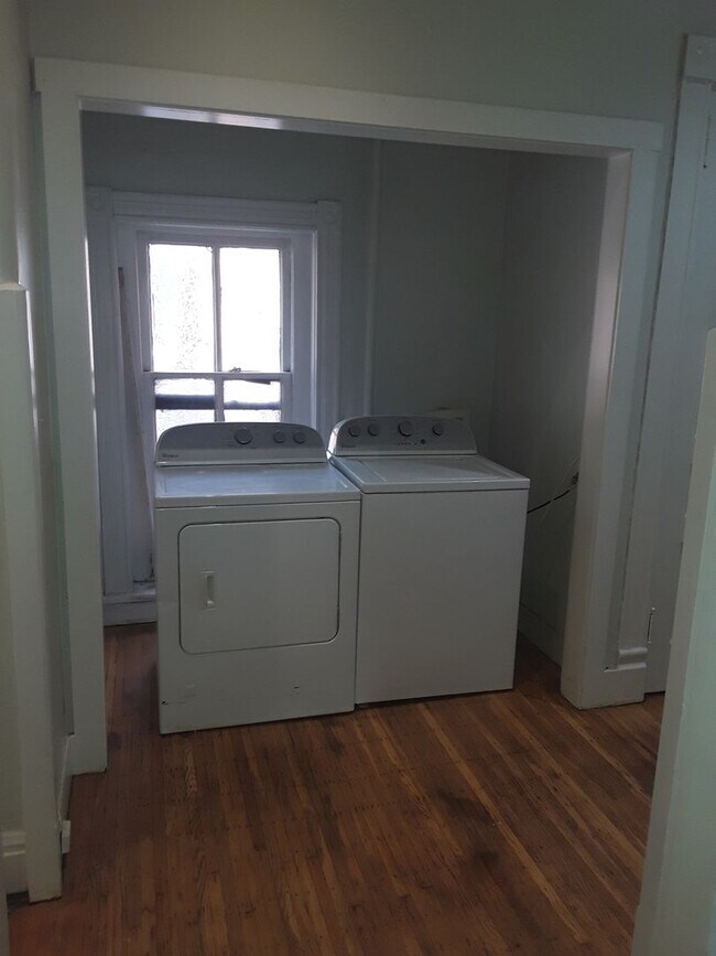 Building Photo - 1238 Garvin Pl