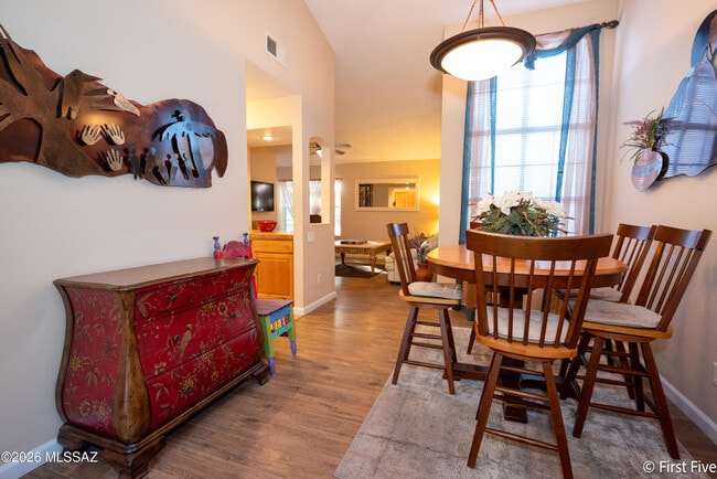 Building Photo - 6470 N Tierra De Las Catalinas