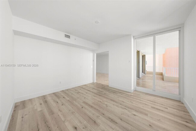 Building Photo - 789 Crandon Blvd