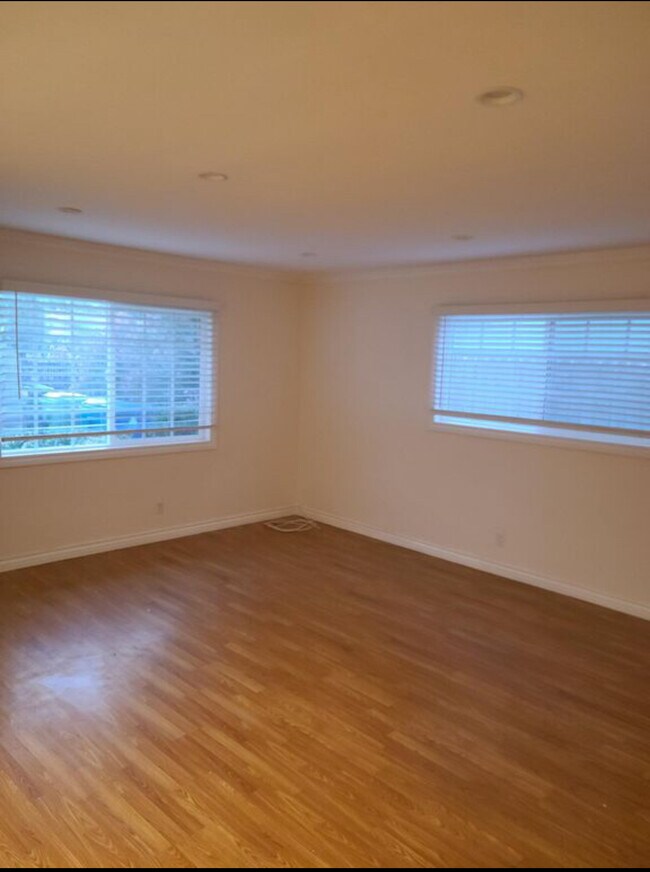 Building Photo - 6558 Neddy Ave