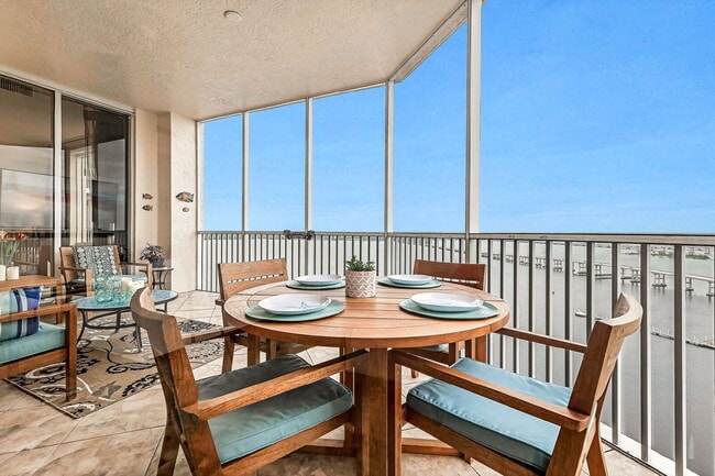 Building Photo - Stunning High-Rise Condo with Gulf Views –...