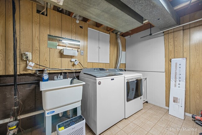 Building Photo - 538 Harold Ave