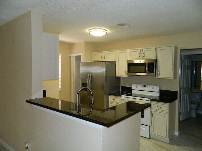Building Photo - Coming Soon-Altamonte Springs 3-2 Condo Available Aug 14th