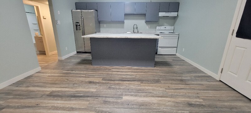 Building Photo - 102 W Basic Rd