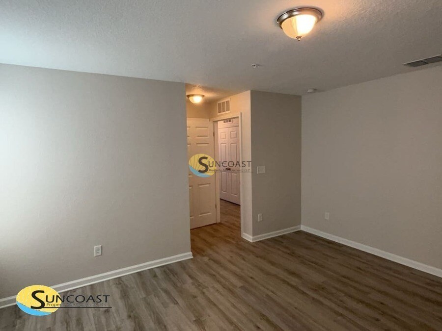 Building Photo - 9205 Western Way