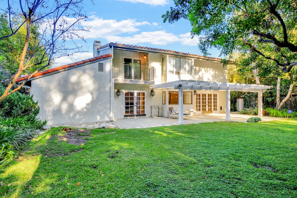 Building Photo - 23450 Park Hermosa