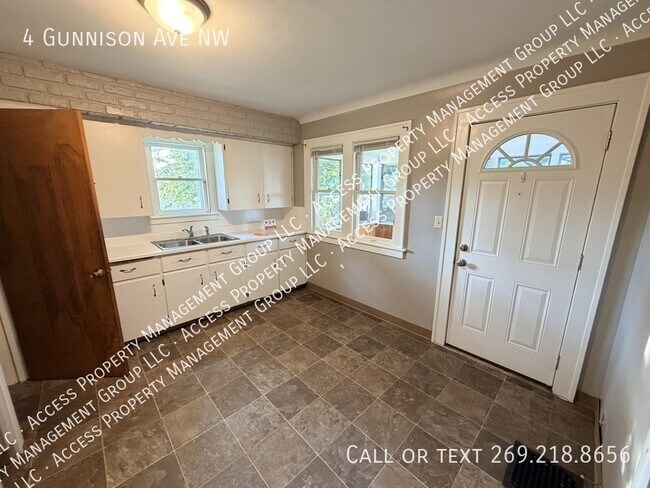 Building Photo - 4 Gunnison Ave NW