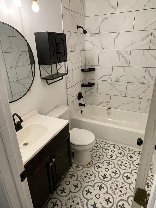 Building Photo - 8722-8722 Hickory St