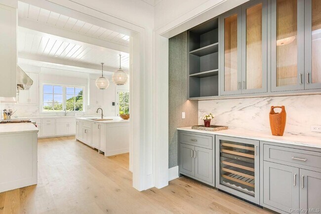 Building Photo - 571 Pauls Ln