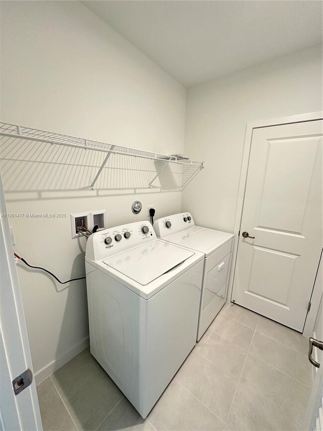 Building Photo - 7262 Lenora Ln