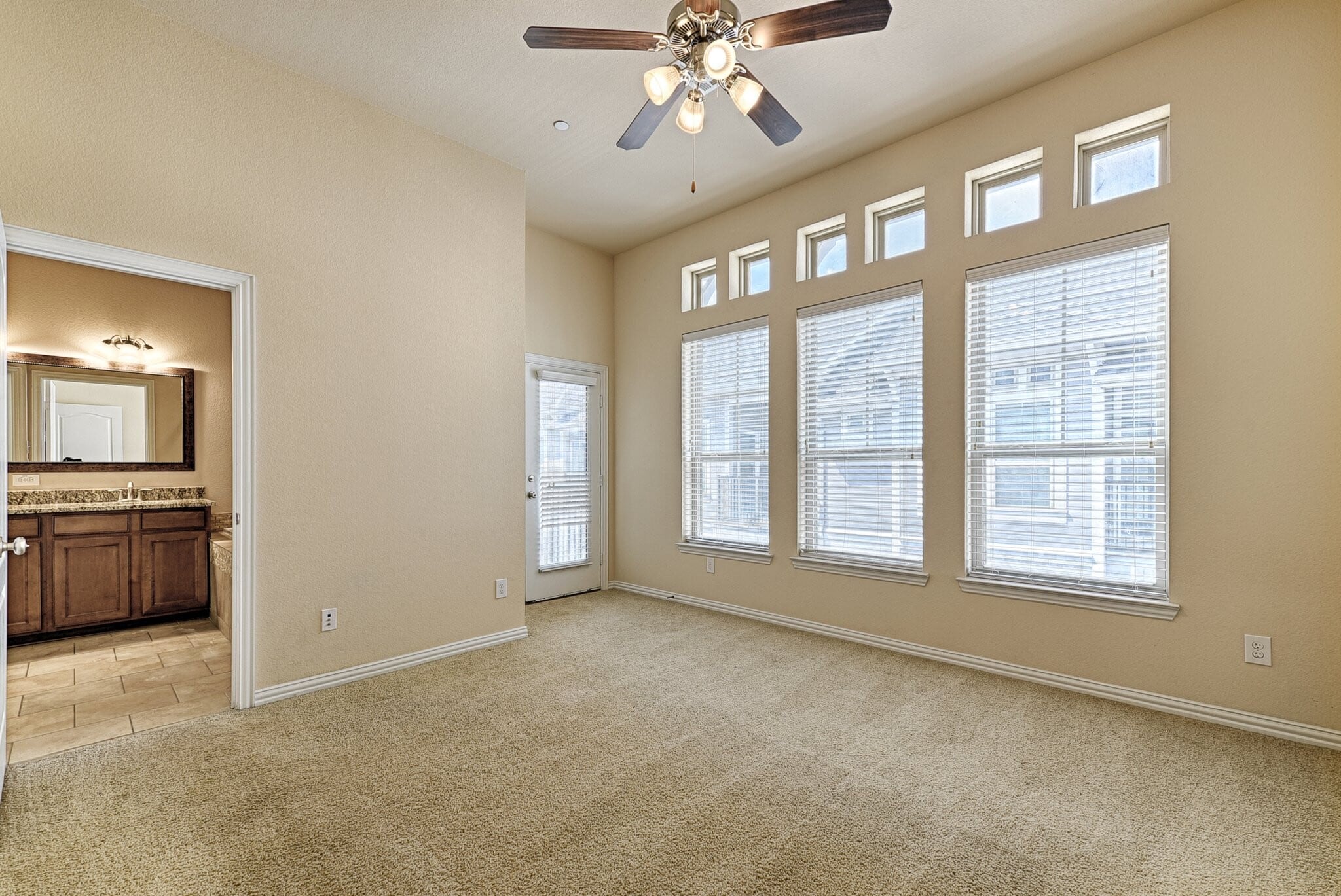 Building Photo - 2326 Stutz Dr