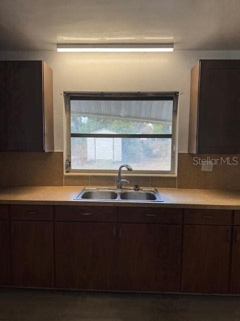 Building Photo - 5841 SE Babb Rd