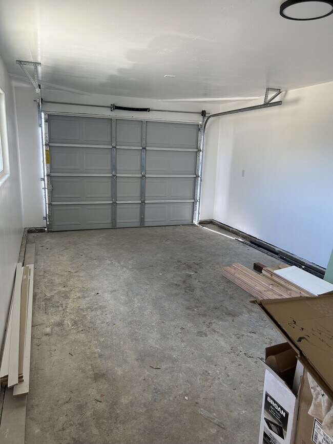 Building Photo - 624 N Smith Rd