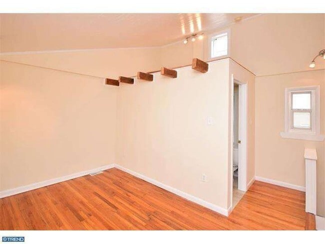 Building Photo - 1634 Waverly St