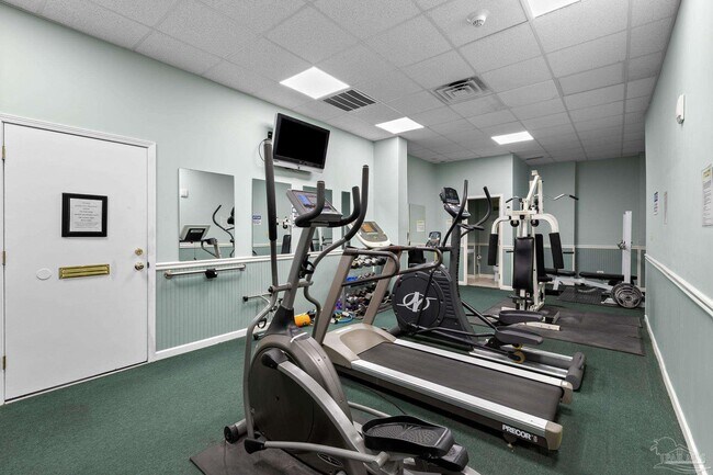 Building Photo - 825 Bayshore Dr
