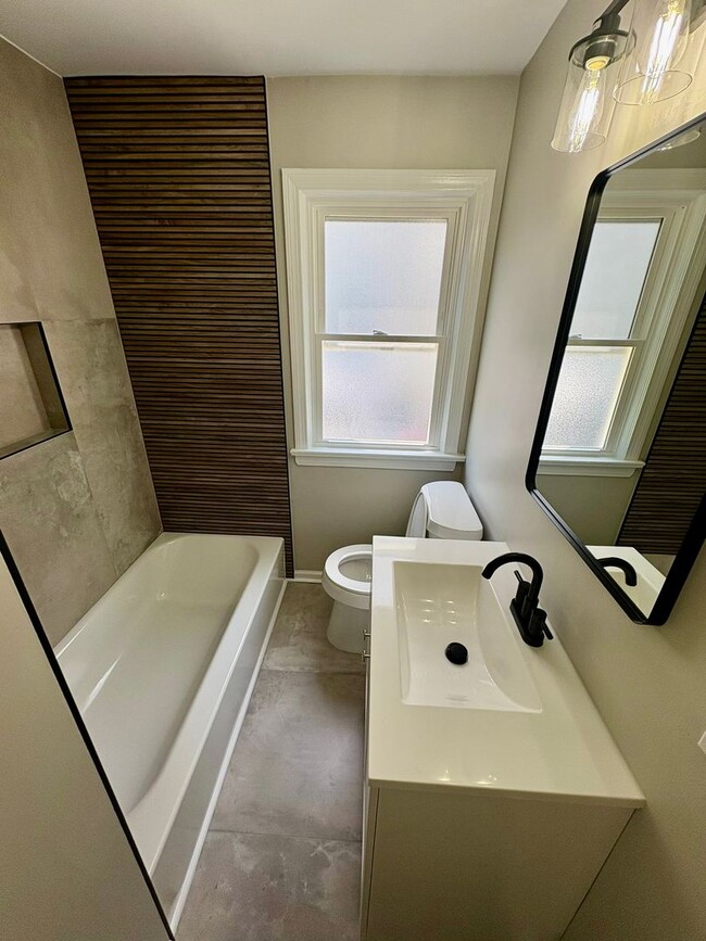 Building Photo - 4165 Harwood Rd