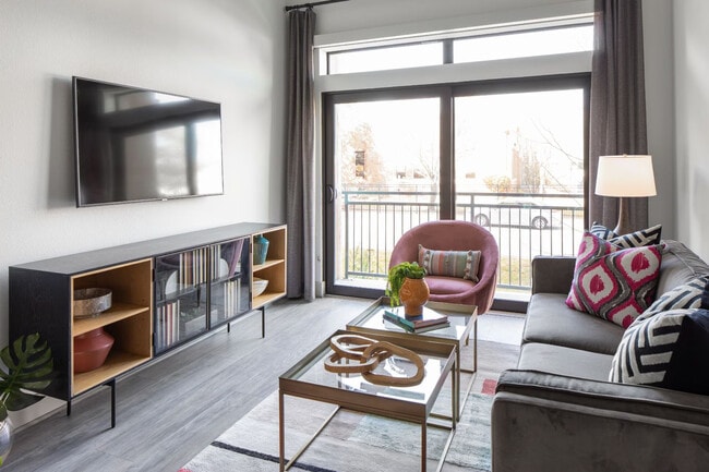 Building Photo - Lock in Your Lease & Get Up to $500 Off!