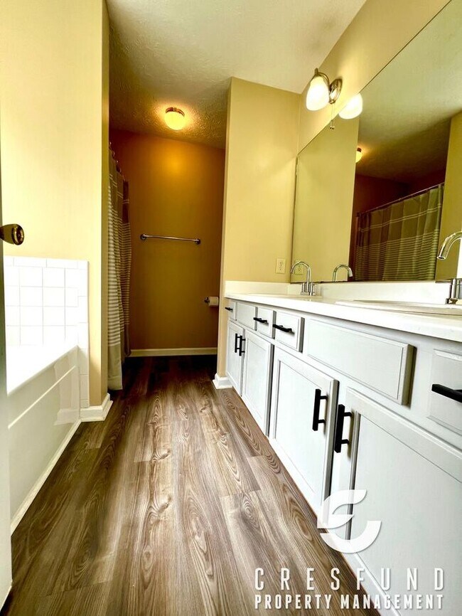 Building Photo - Waterview 3BR 2Bath Off Ramsey Street