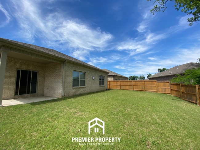 Building Photo - Modern 4BR/2BA Millington Home | Gourmet Island Kitchen & Luxury Primary Suite
