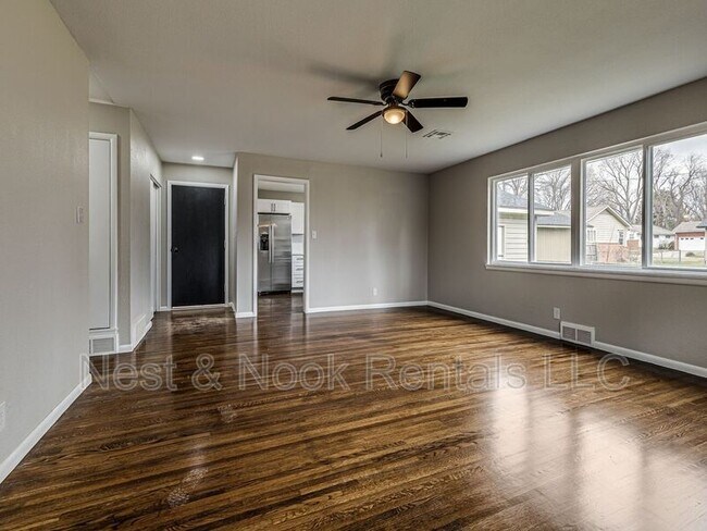 Building Photo - 5735 E 28th St