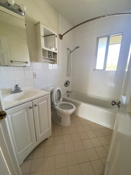 Building Photo - 248 Mockingbird Ln