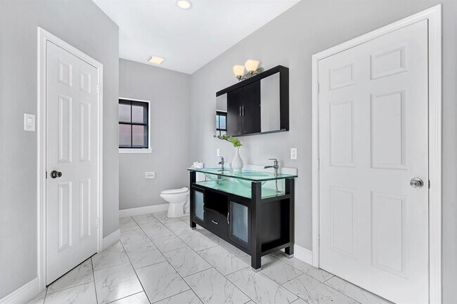 Building Photo - 3555 Ashfield Dr