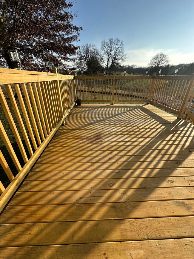 Building Photo - 8890 W Farm Rd 104