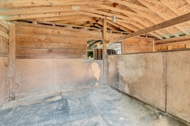 Building Photo - 6814 100th St E