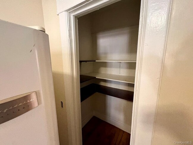 Building Photo - 106 McLean Ave