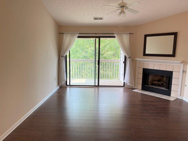 Building Photo - 2317 Vicente Ct