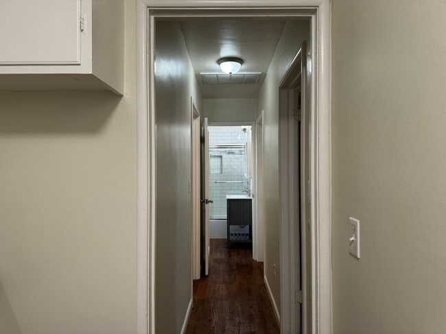 Building Photo - 2 Bed 1 Bath House in Oakland