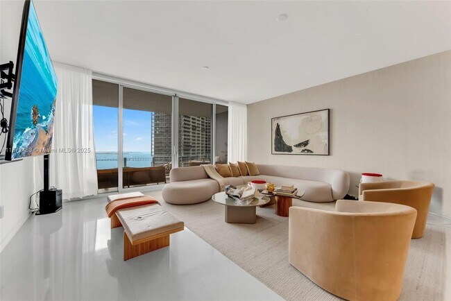 Building Photo - 300 Biscayne Blvd Way