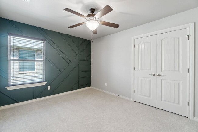 Building Photo - Upscale Comfort Meets Everyday Functionali...