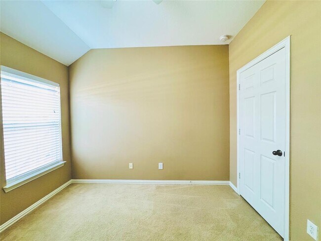Building Photo - 23247 Dewflower Dr