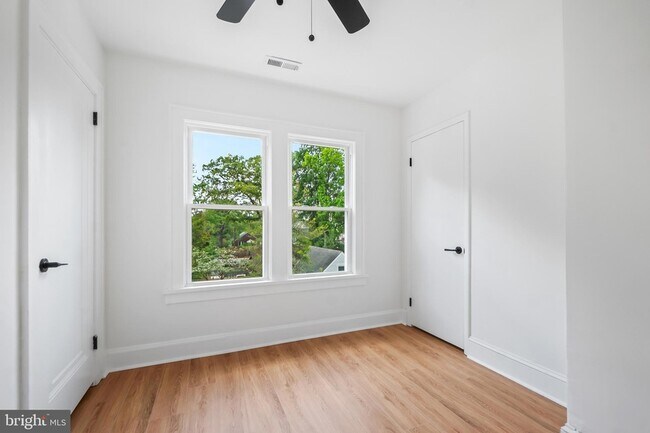 Building Photo - 5309 Chesapeake Rd