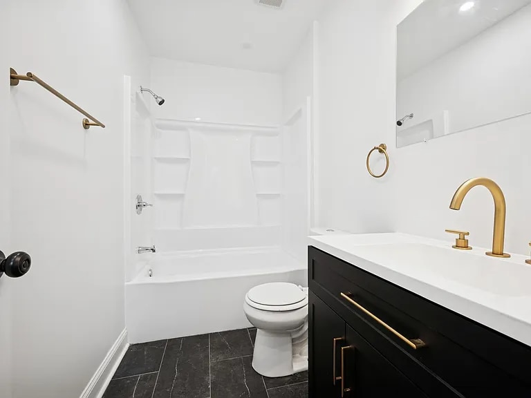 Building Photo - 236 Harvey St