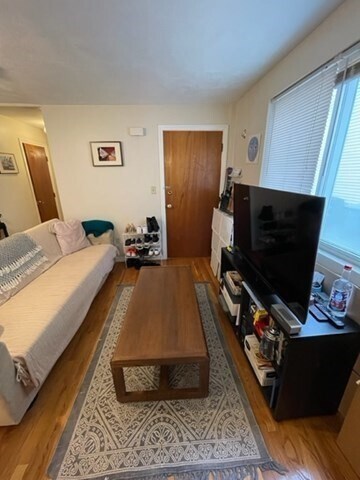 Building Photo - 144 Thorndike St