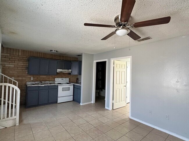 Building Photo - 311 Soria Dr