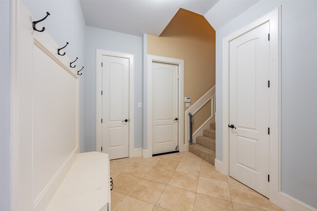 Building Photo - 12955 Lake Parc Bend Drive