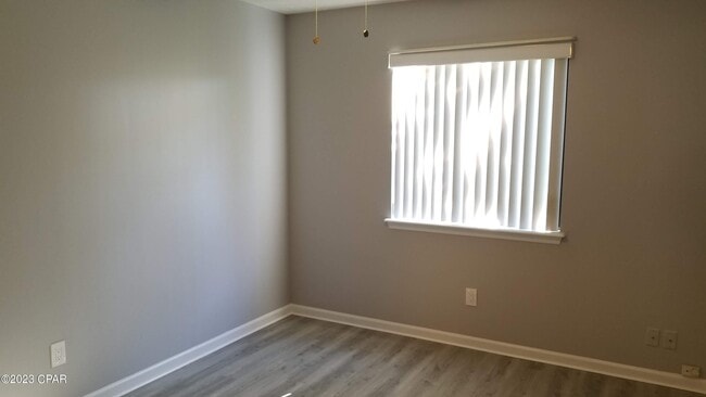 Building Photo - 817 Premier Dr