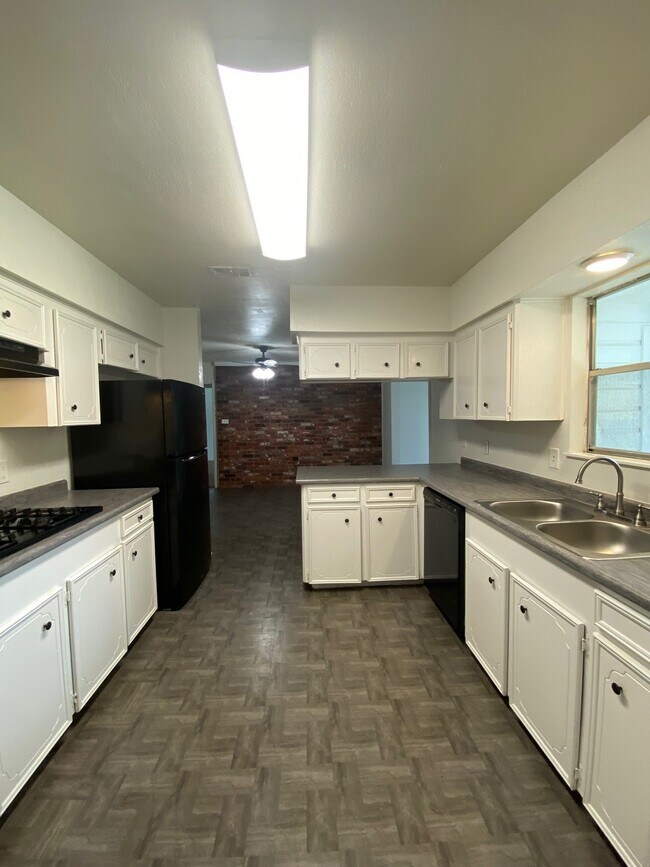 Building Photo - 7143 Triola Ln