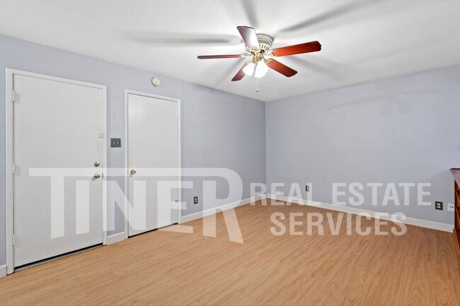 Building Photo - Updated Charming Studio in Historic Folsom...