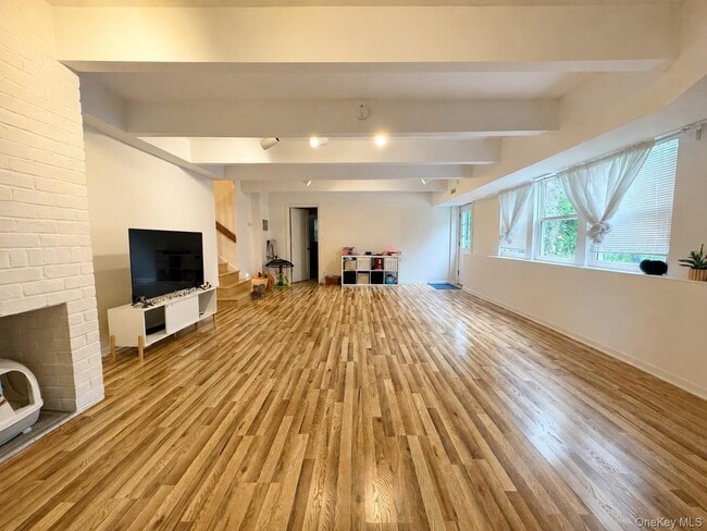 Building Photo - 3 Stonewall Ln