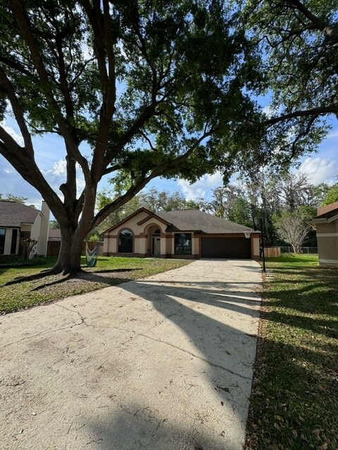 Building Photo - 8605 Otter Creek Ct
