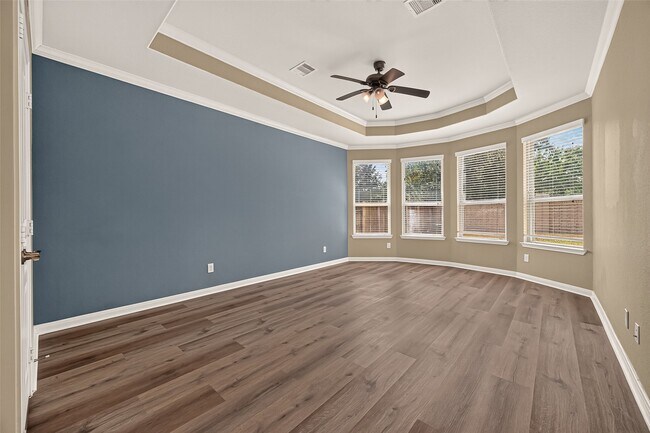 Building Photo - 15711 Huddleston Dr