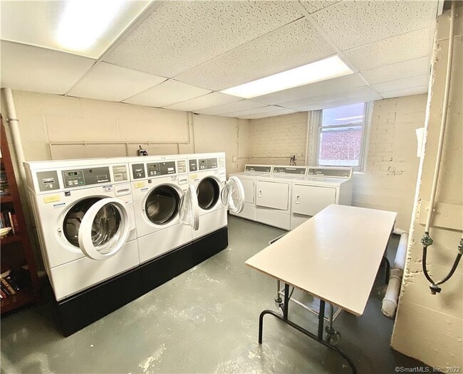 Building Photo - 70 Strawberry Hill Ave
