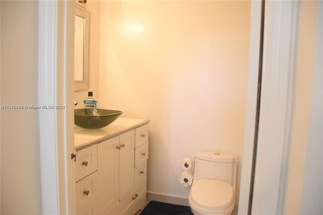 Building Photo - 10610 SW 158th Ct