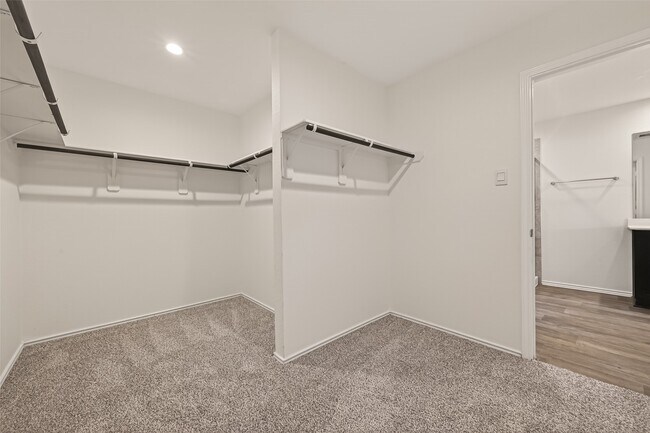 Building Photo - 4326 Blossom Vly Ln