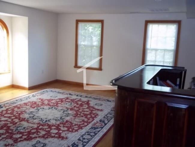 Building Photo - Single-Family House, High-End Appliances, Garage Parking, Central Heat/AC